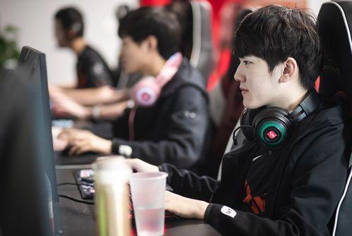 阿水吃瓜的视频,揭秘娱乐圈幕后故事