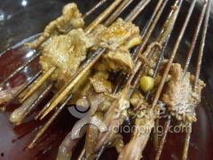 钟楼街吃瓜,探寻老街美食风情