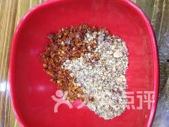 钟楼街吃瓜,探寻老街美食风情