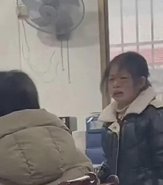 小孩打架旁边吃瓜,一场“吃瓜”现场的温馨反思