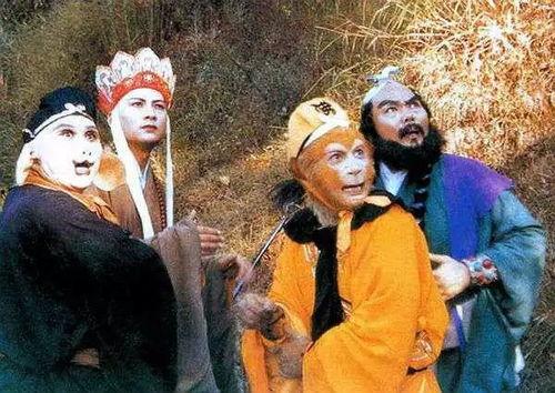 西游记吃瓜肚子胀起来,西游记中吃瓜肚子胀起的奇幻之旅